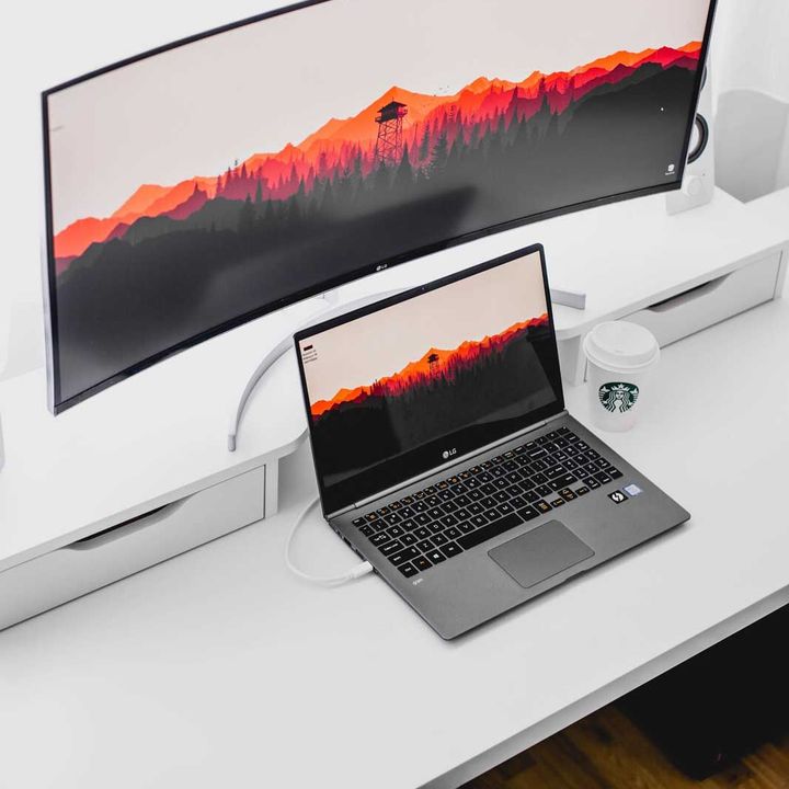 Curvy Monitor